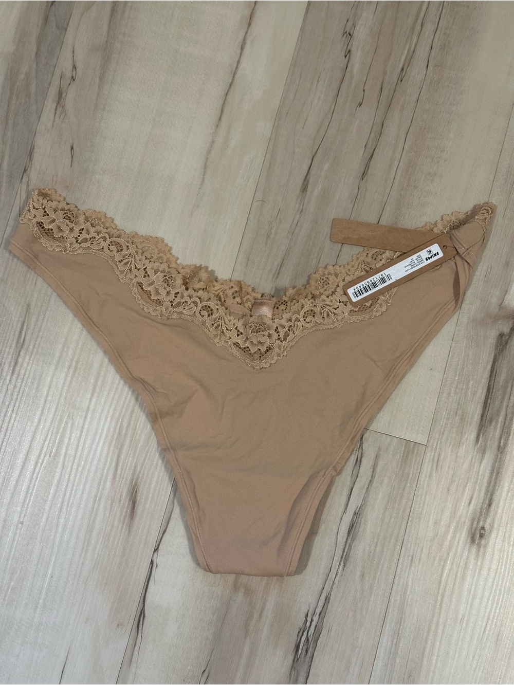 SKIMS Fits Everybody Lace Dipped Thong NWT